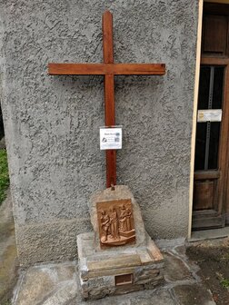 Monte Muretto cippo Via Crucis.jpg