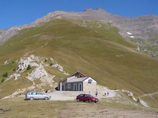 rifugio La Riposa 2205 m