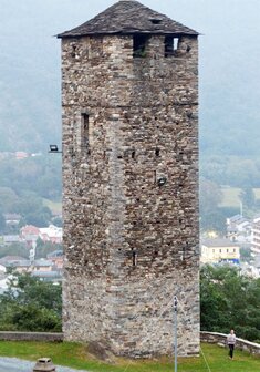 torre medievale santuario Madonna della Guardia.jpg