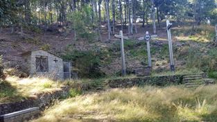 Via crucis Santuario grotta Coazze con le tre croci