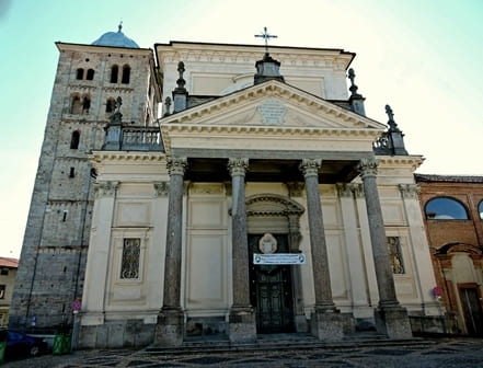 Abbazia di Fruttuaria e campanile XI sec