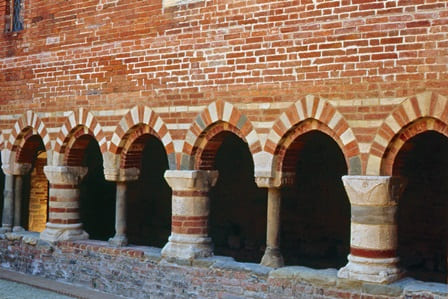 Abbazia Santa Maria di Vezzolano - Chiostro