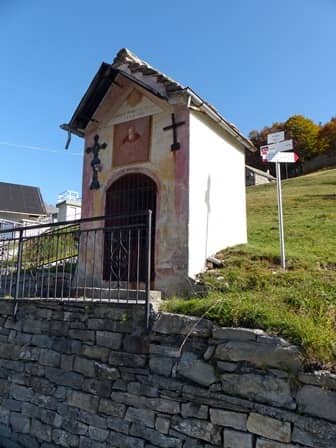 Arvogno (val Vigezzo " Ossola) Pilone-cappella dedicato alla Vergine