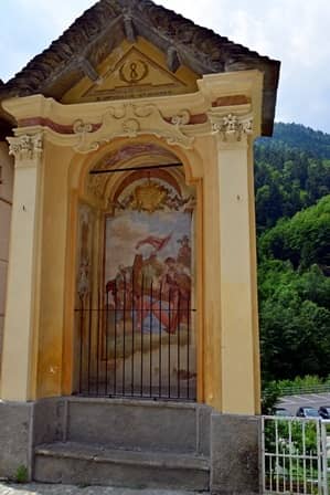 Fobello (val Sesia) Pilone parte di una via crucis allestita nel paese