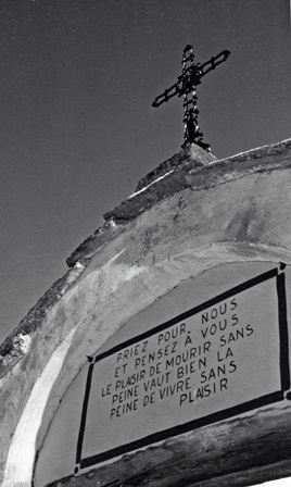 Iscrizione al cimitero di Laval (val Chisone " To)