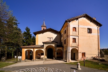 Santuario di Santa Maria Delibera a Villar San Costanzo (Valle Maira)