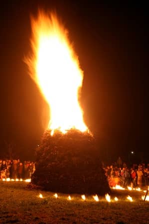 Falò in località Stalè a Luserna San Giovanni